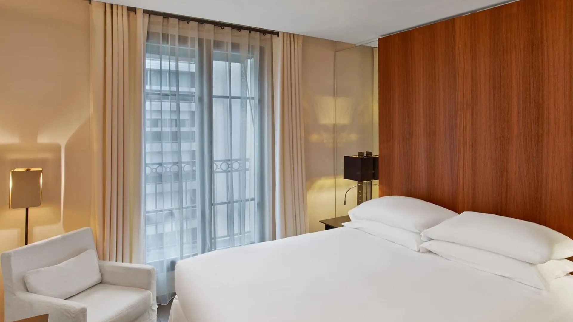 Le Metropolitan, Paris Tour Eiffel, A Tribute Portfolio Hotel