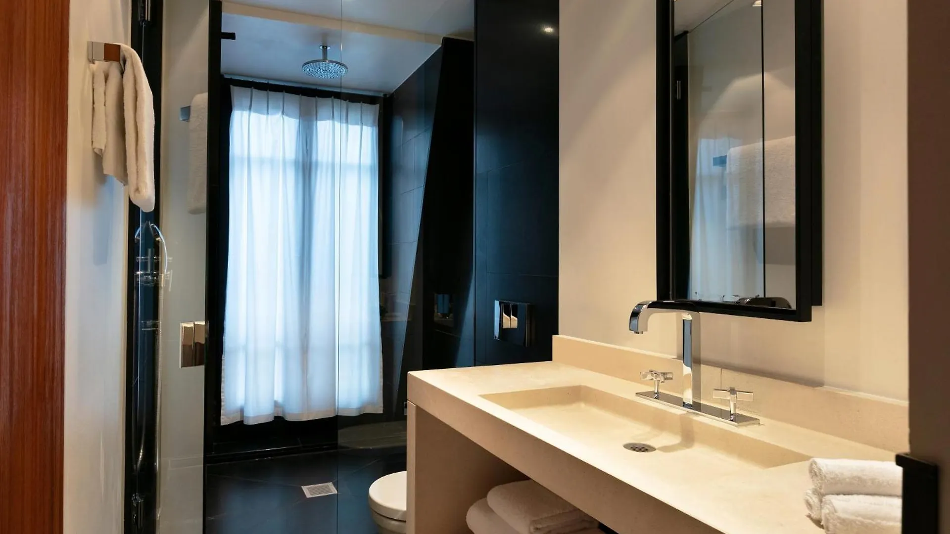 Le Metropolitan, Paris Tour Eiffel, A Tribute Portfolio Hotel